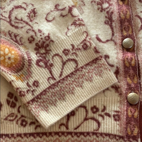 Sweater - Picture 5 of 5